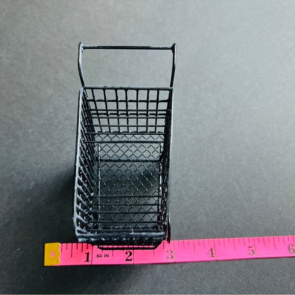 Dollhouse Greyish Vintage style wire cart - Picture 6 of 6